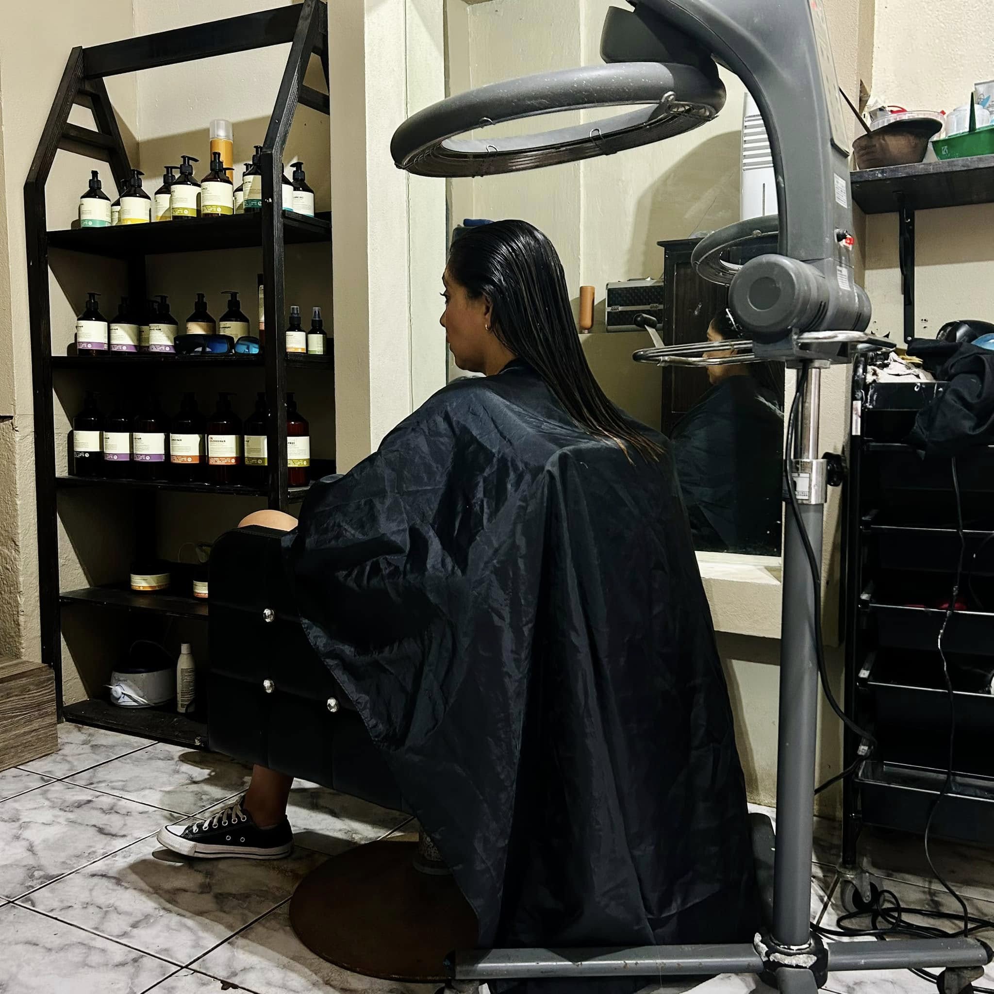 Interior de Kenna Beauty Studio en La Aurora de Heredia
